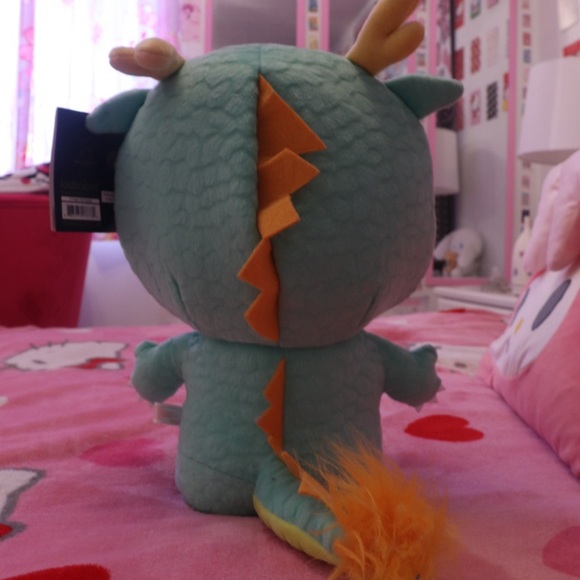 Hello Kitty Year of the Dragon Plush - Picture 3 of 5
